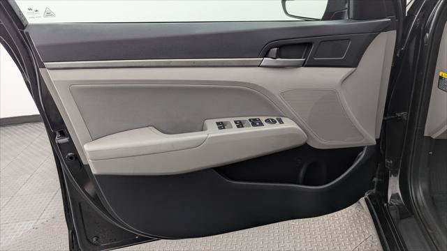 Used 2017 Hyundai Elantra SE FWD image 13