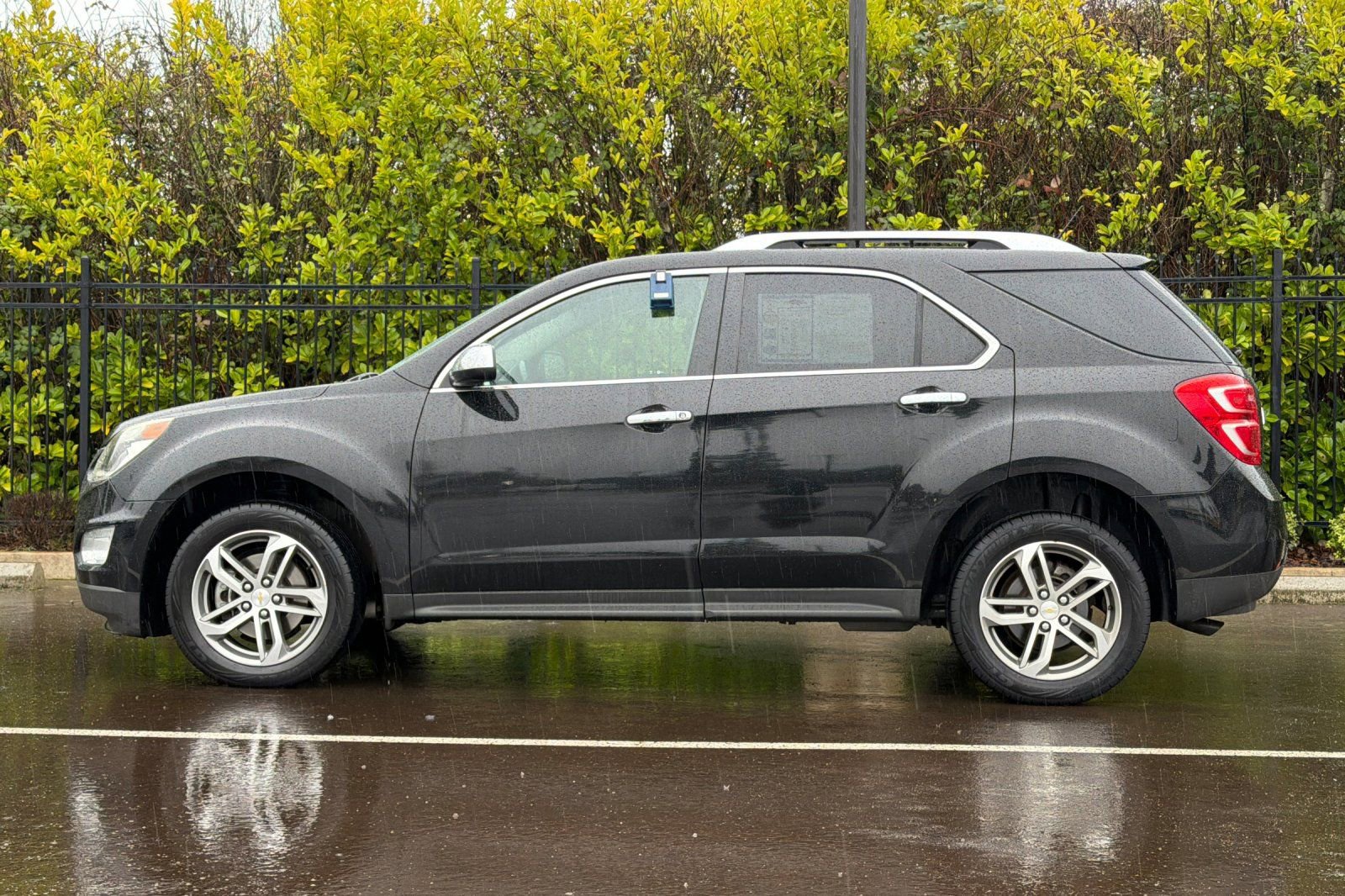 Used 2017 Chevrolet Equinox Premier AWD/4WD image 7