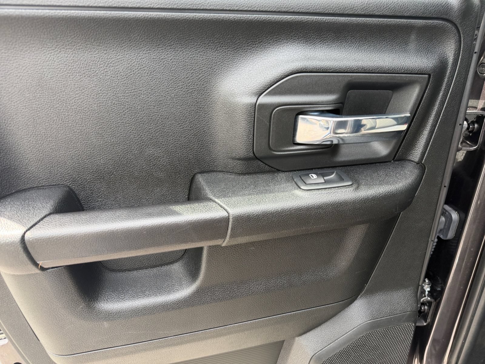Used 2023 RAM 1500 Warlock AWD/4WD image 17