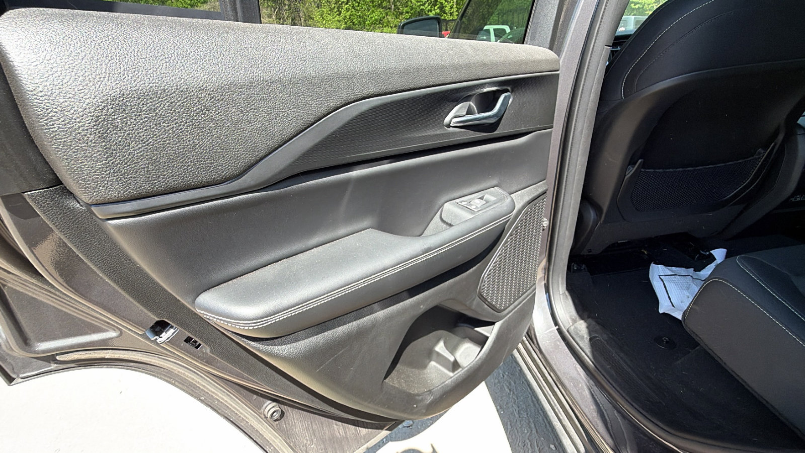 Certified 2025 Jeep Grand Cherokee Laredo image 22