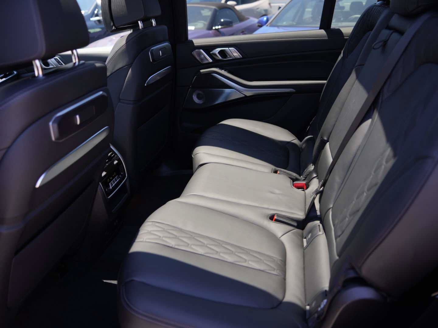 New 2026 BMW ALPINA XB7 AWD/4WD image 14