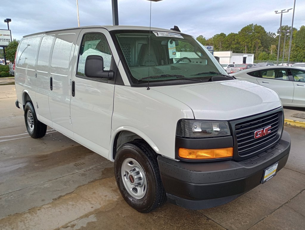 New 2025 GMC Savana 2500 w/ Driver Convenience Package RWD image 8