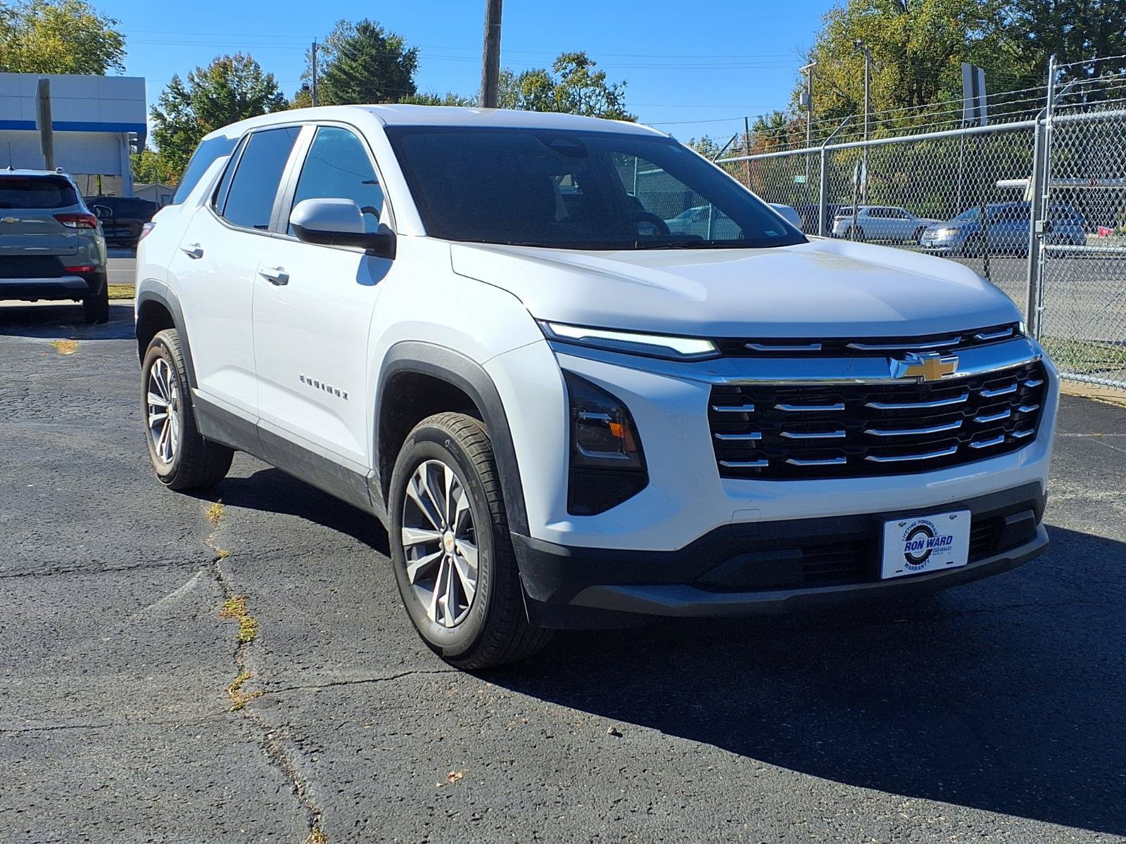 Used 2026 Chevrolet Equinox LT AWD/4WD image 4