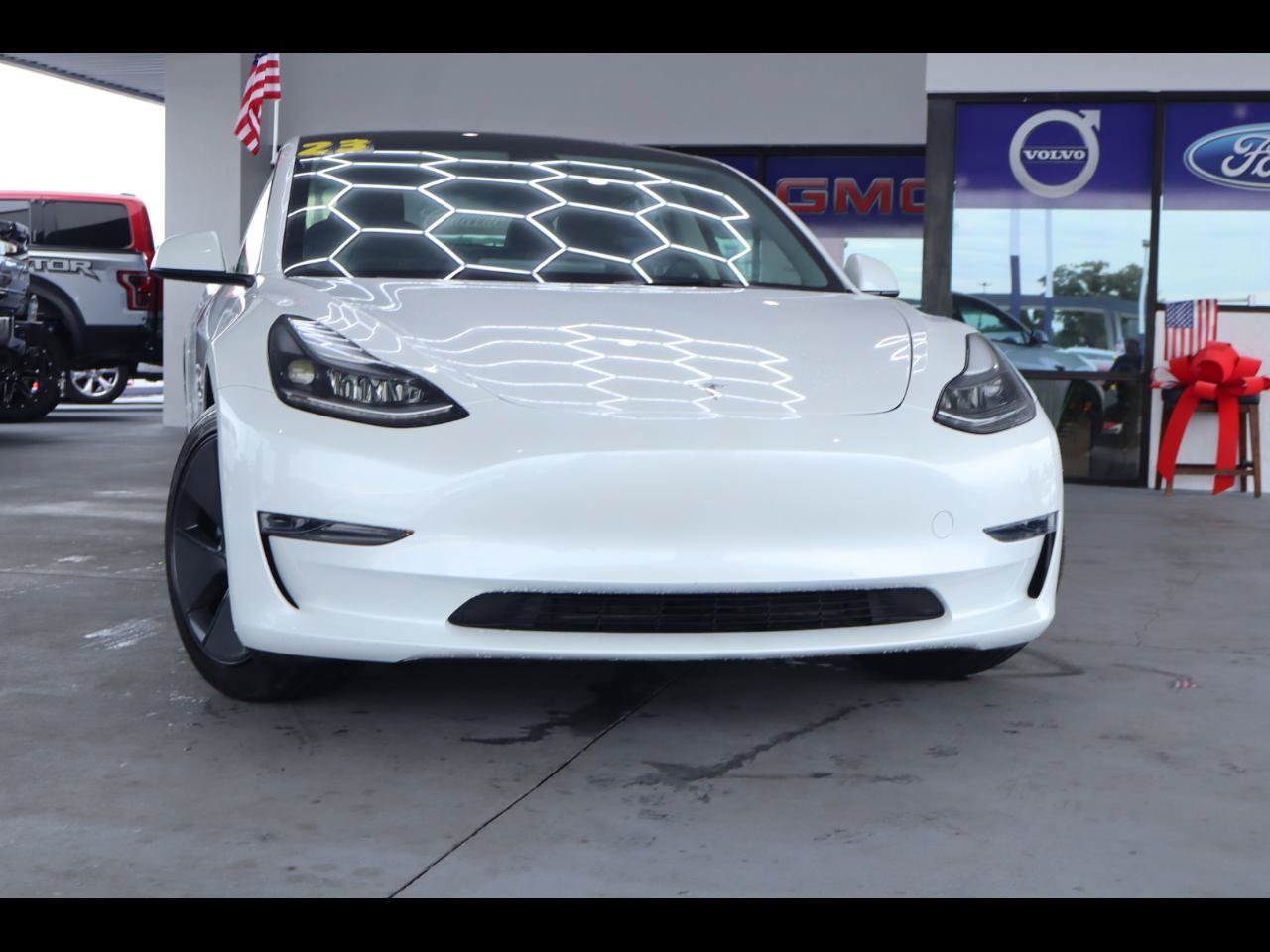 Used 2023 Tesla Model 3 Standard Range RWD image 1