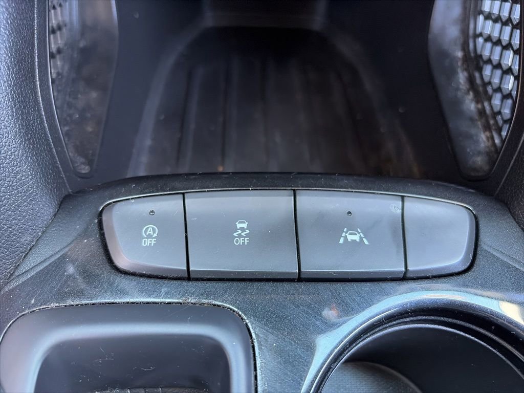 Used 2021 Chevrolet TrailBlazer LS w/ LPO, Blackout Package FWD image 9