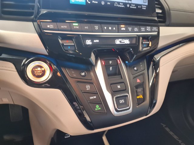 Certified 2025 Honda Odyssey Touring image 13