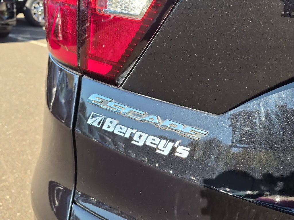 Certified 2019 Ford Escape Titanium AWD/4WD image 38