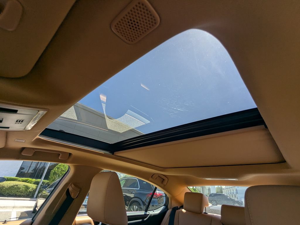 Used 2025 Lexus ES 350 w/ Premium Package FWD image 8
