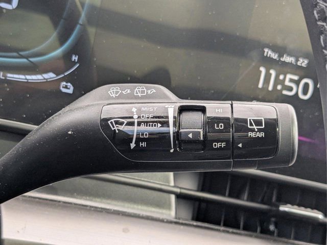 Used 2025 Kia Sportage EX w/ EX Premium Package image 17