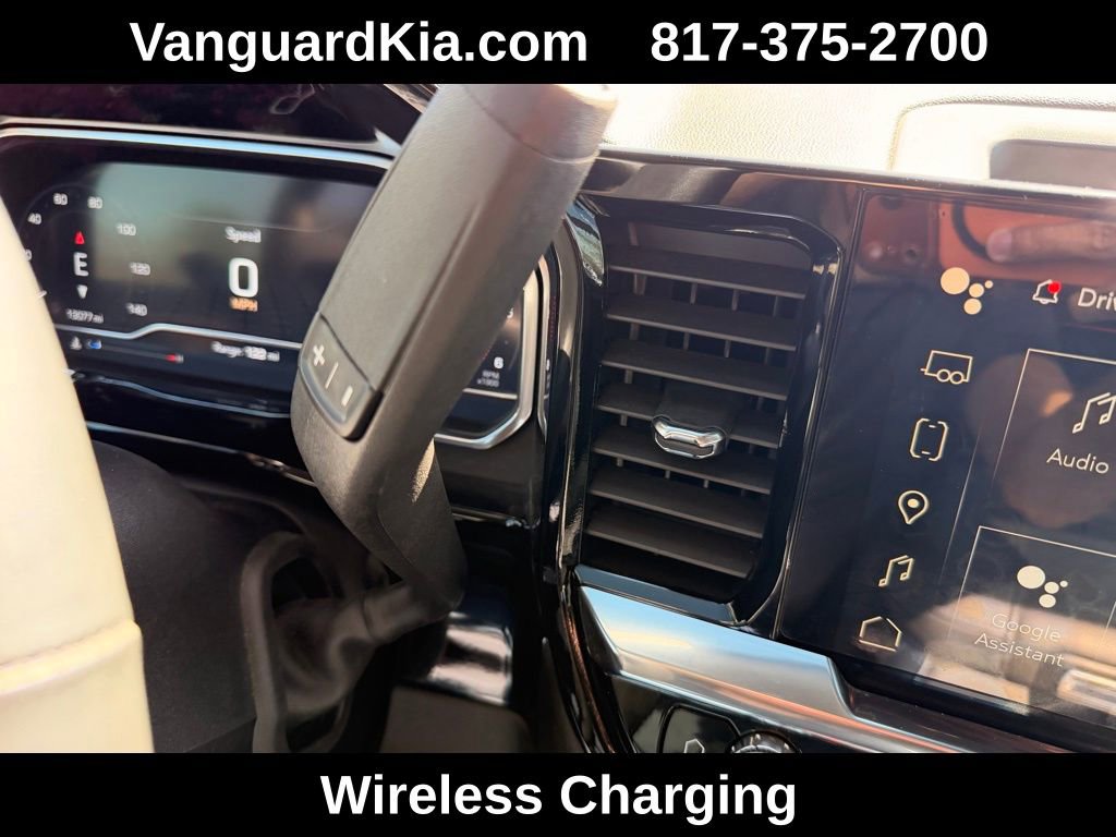 Used 2024 GMC Sierra 3500 SLT w/ SLT Convenience Package image 22