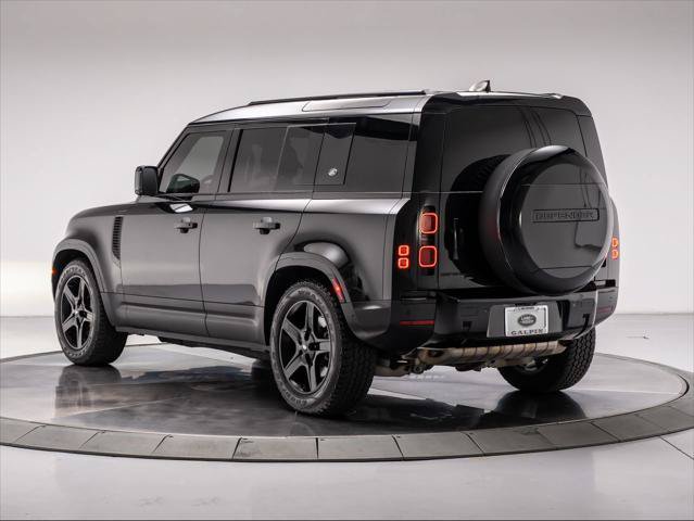 Used 2023 Land Rover Defender 110 SE AWD/4WD image 3