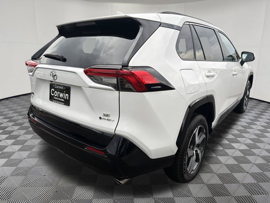 Used 2025 Toyota RAV4 SE AWD/4WD image 8