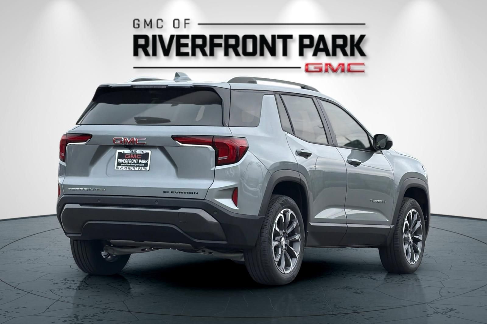 New 2026 GMC Terrain Elevation w/ Elevation Premium Package AWD/4WD image 3
