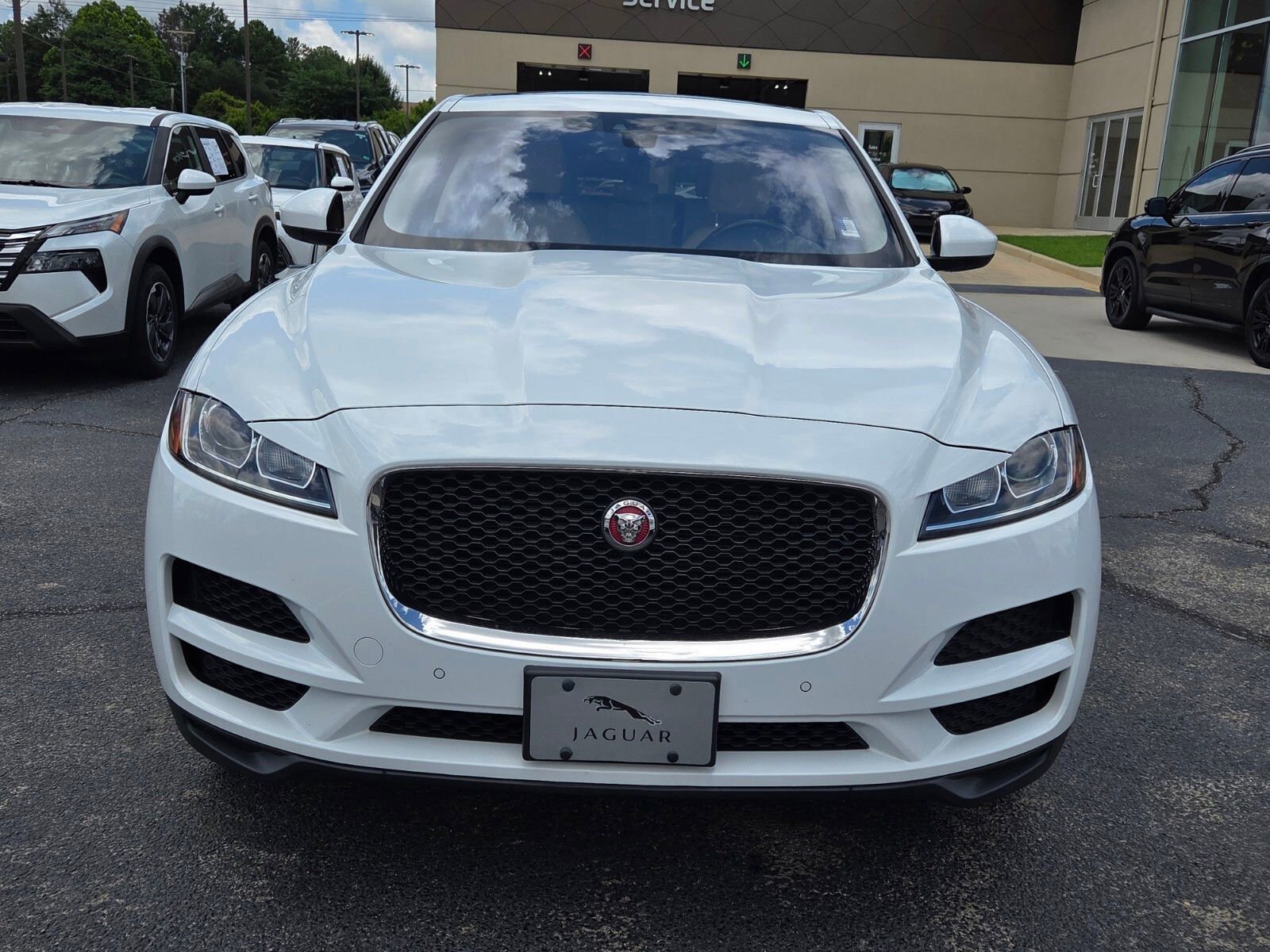 Used 2019 Jaguar F-PACE AWD/4WD image 2
