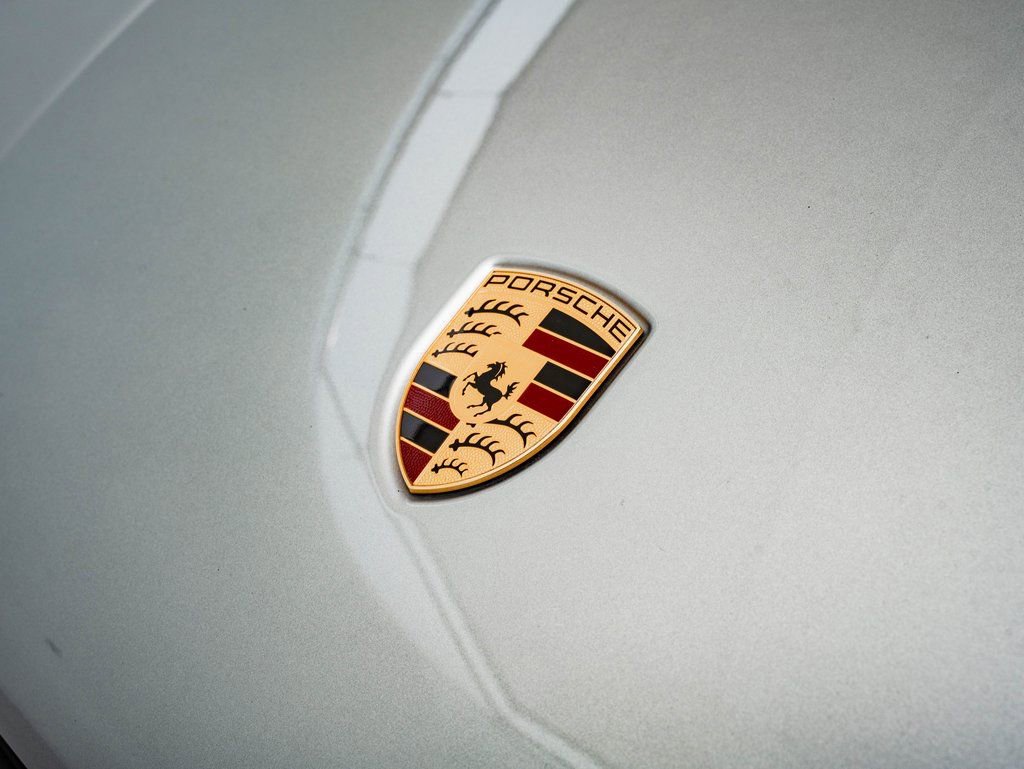 Certified 2025 Porsche Macan AWD/4WD image 15