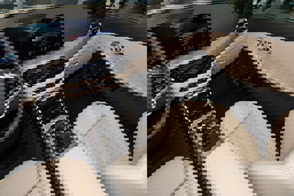 Used 2026 BMW 330i xDrive Sedan w/ Convenience Package image 36