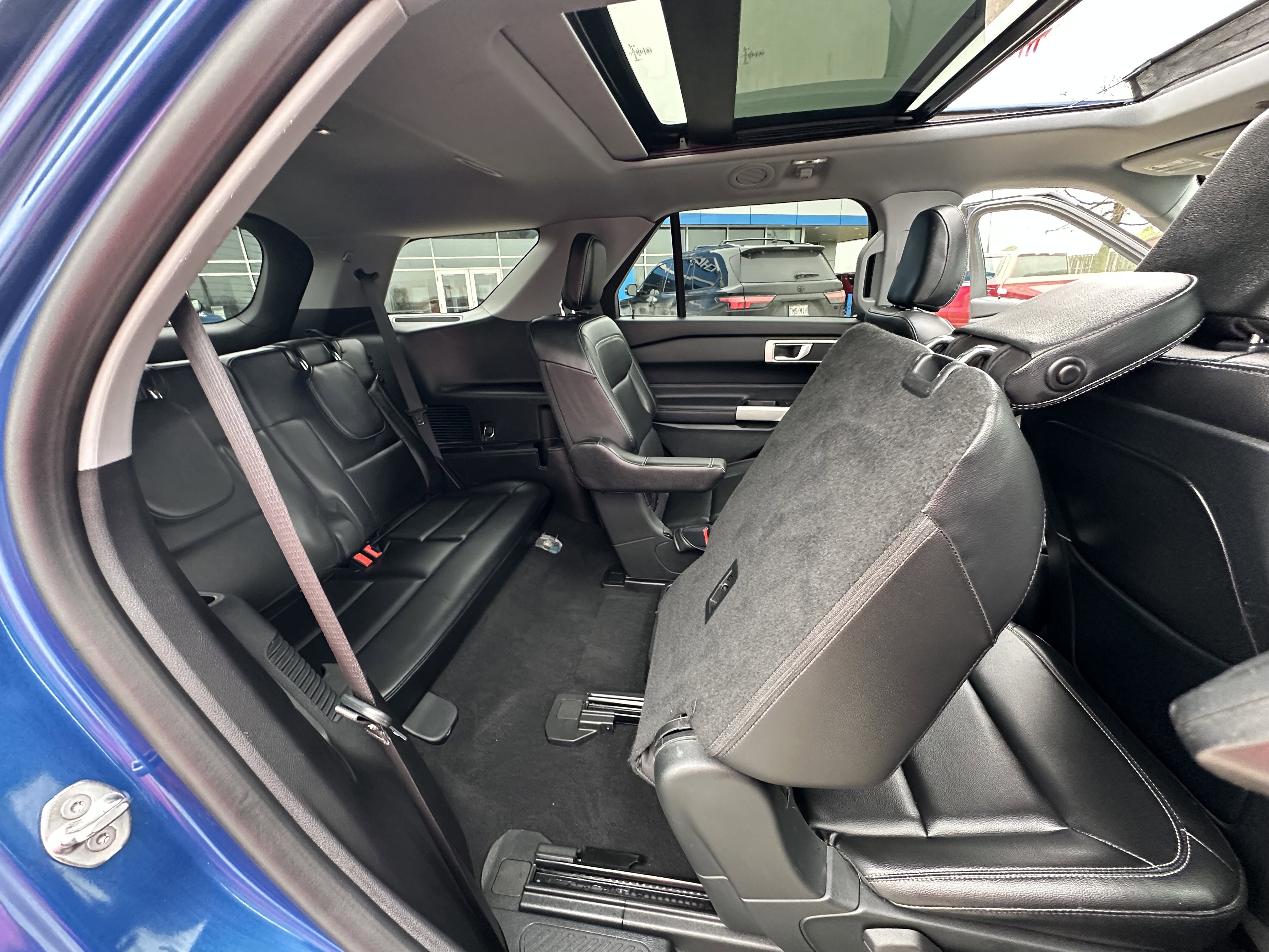 Used 2020 Ford Explorer XLT w/ Equipment Group 202A image 36