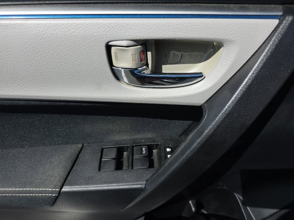 Used 2014 Toyota Corolla LE image 18