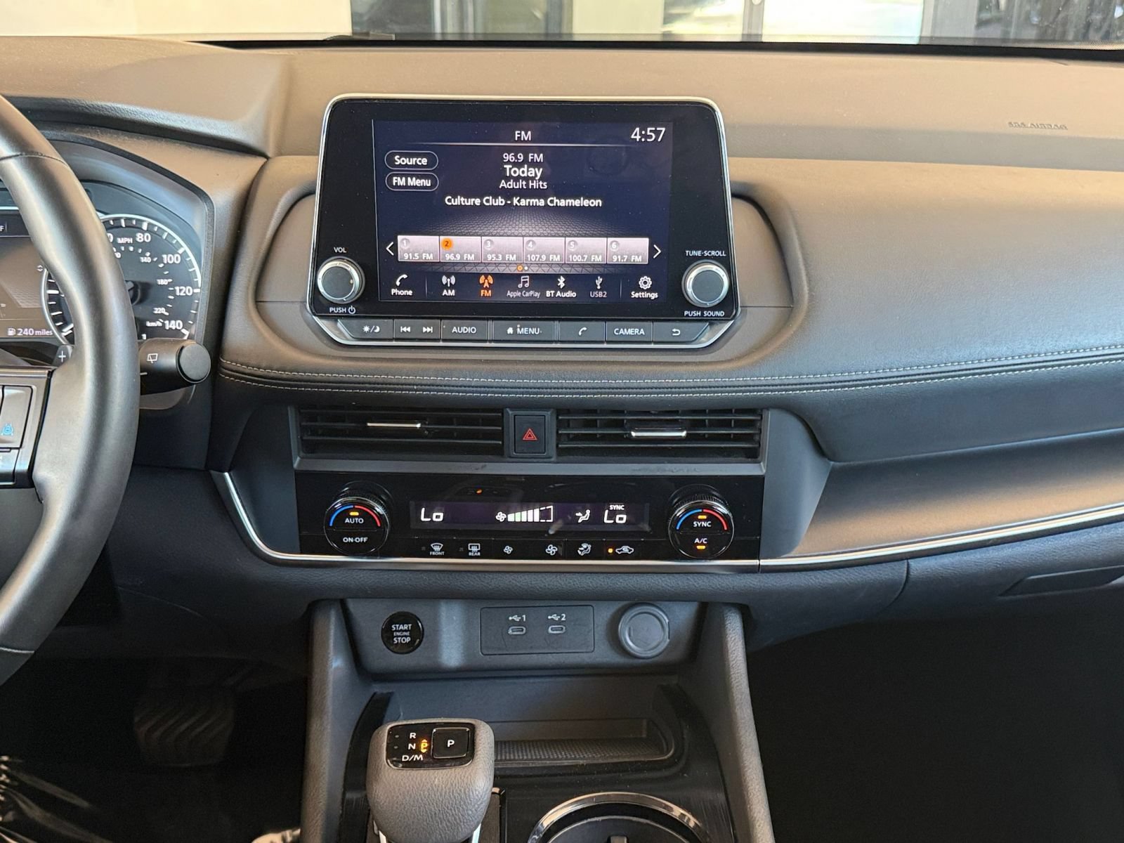 Used 2025 Nissan Rogue SV FWD image 16