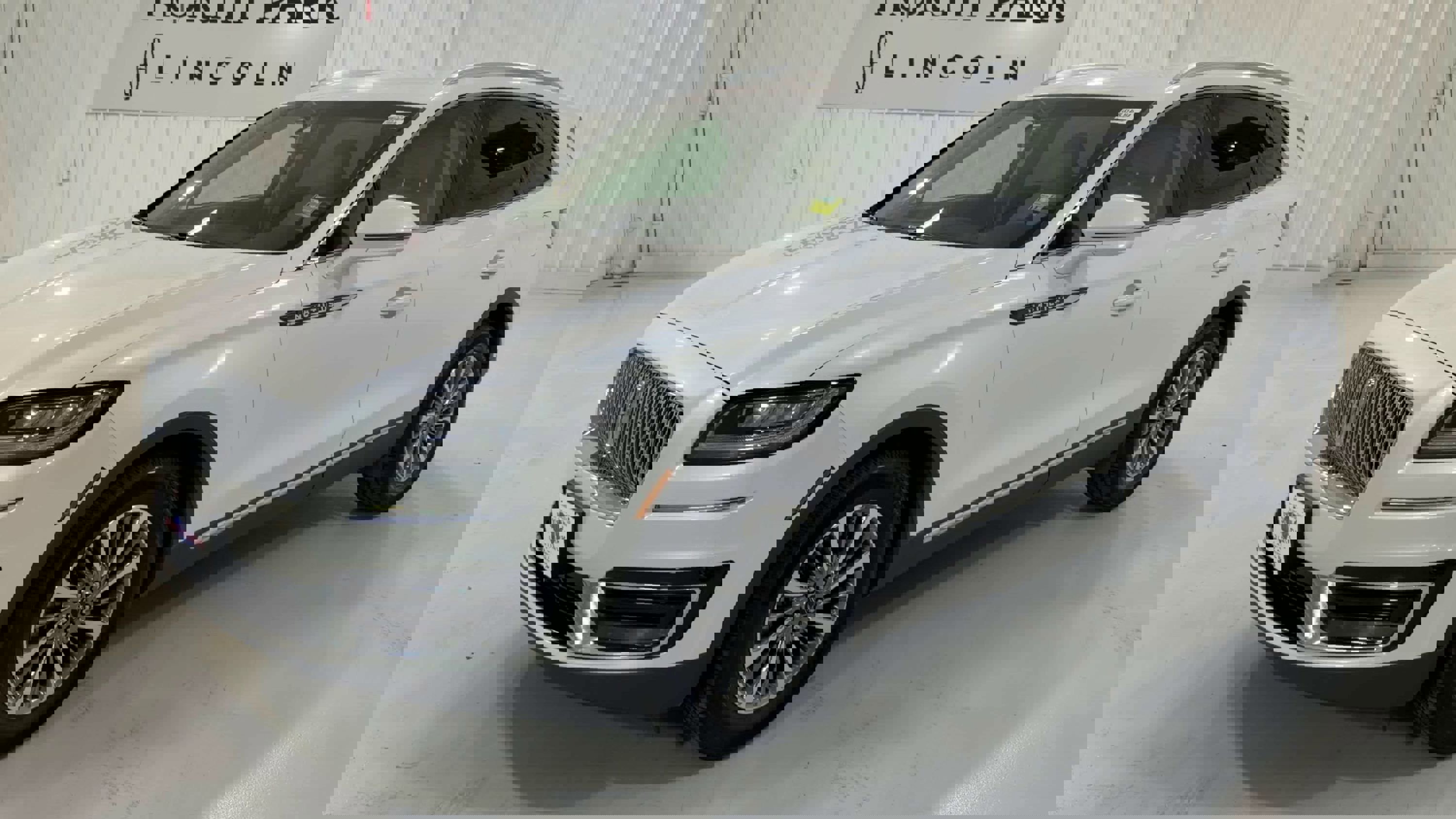 Used 2019 Lincoln Nautilus Select w/ Cargo Utility Package image 5