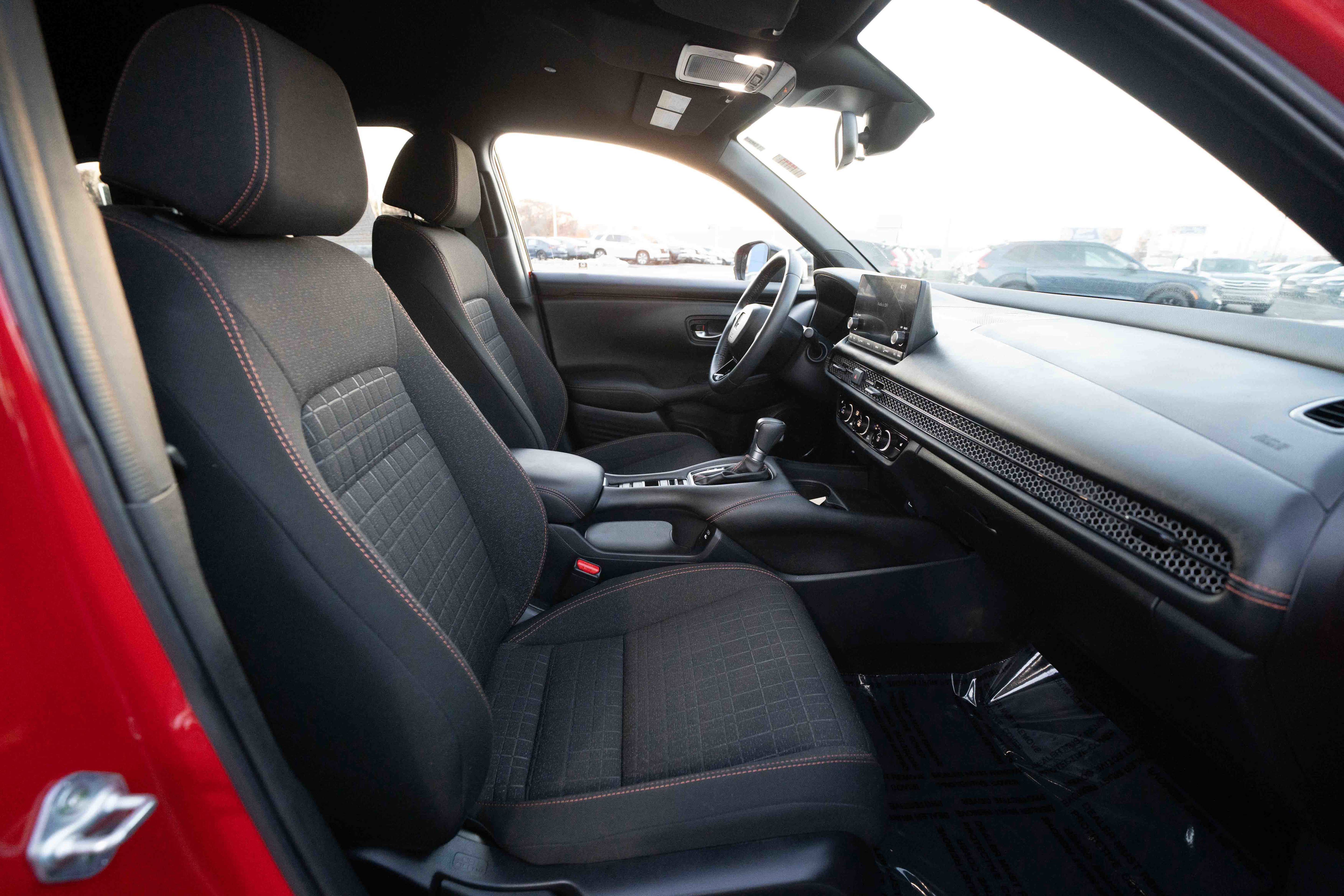 Used 2025 Honda HR-V Sport image 27