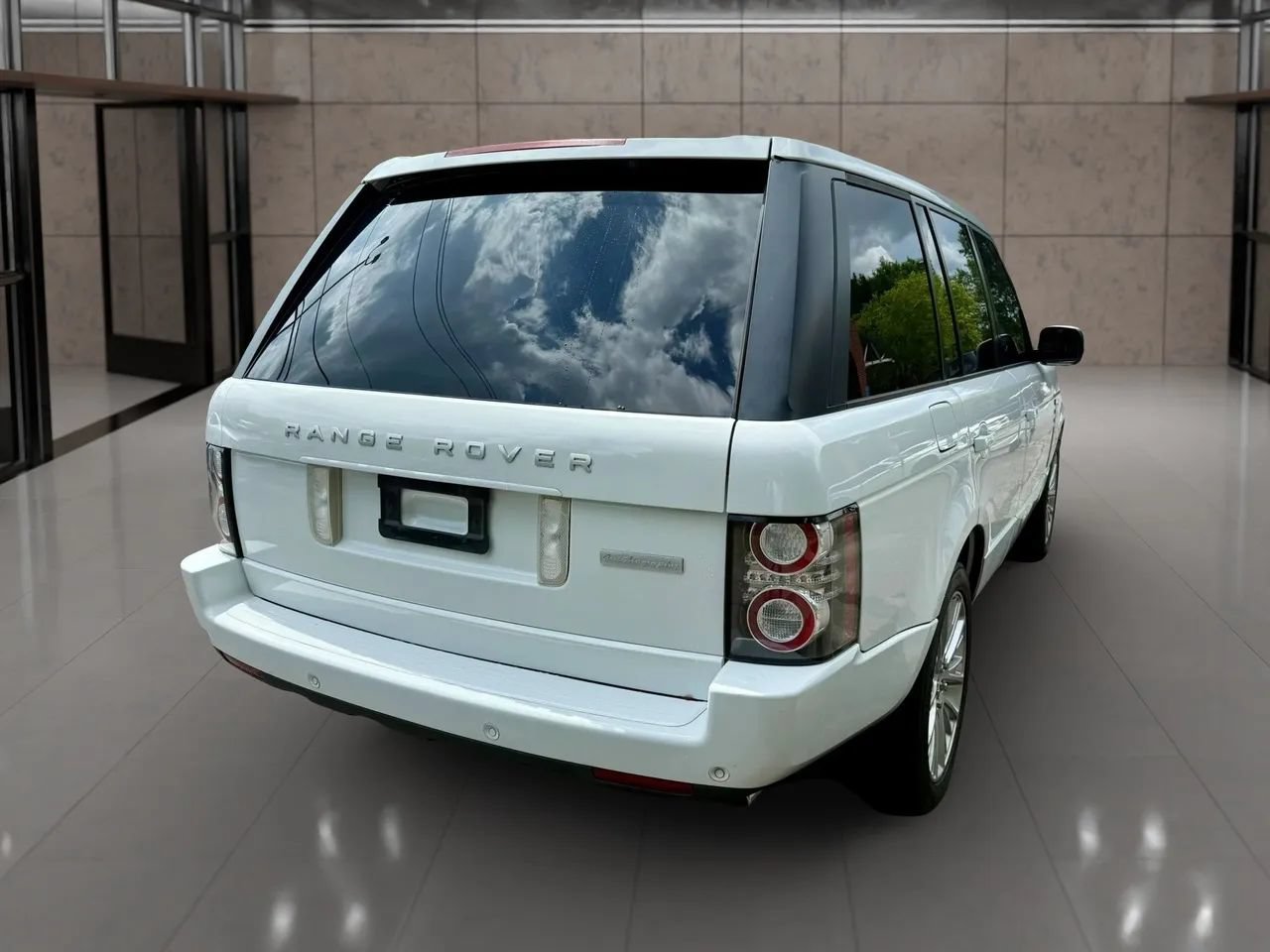 Used 2011 Land Rover Range Rover Autobiography AWD/4WD image 8