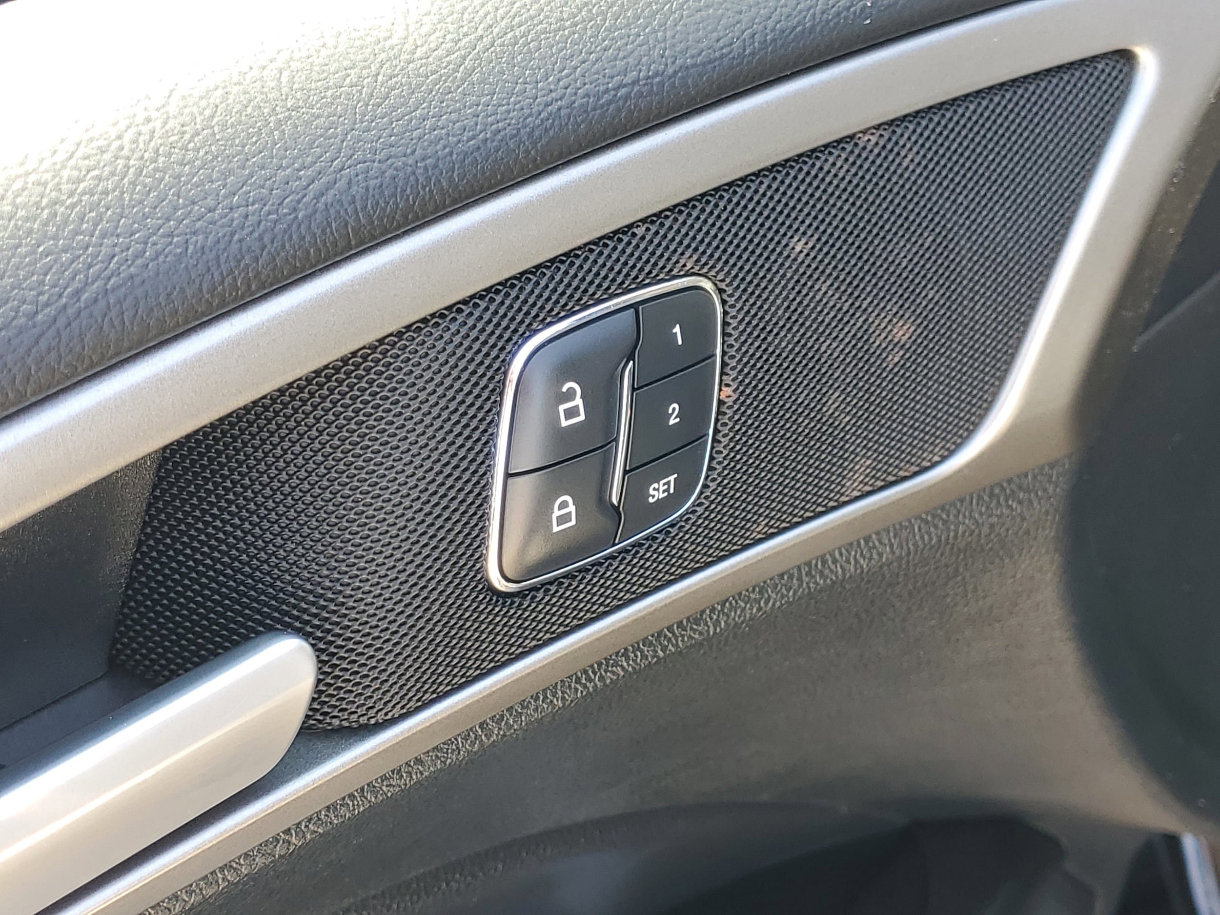 Certified 2017 Ford Fusion SE w/ Fusion SE Technology Package image 18
