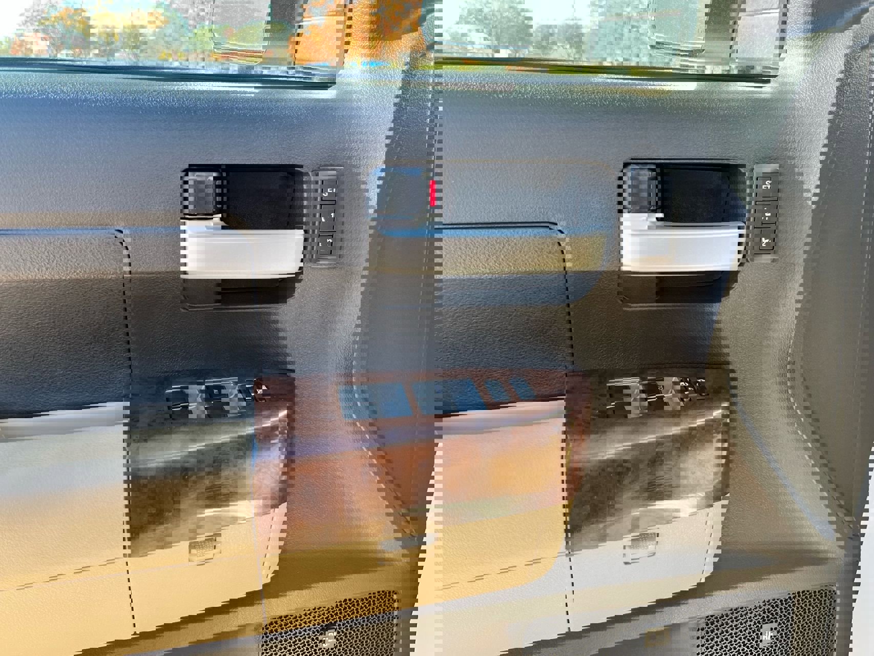 Used 2008 Toyota Tundra Limited image 12