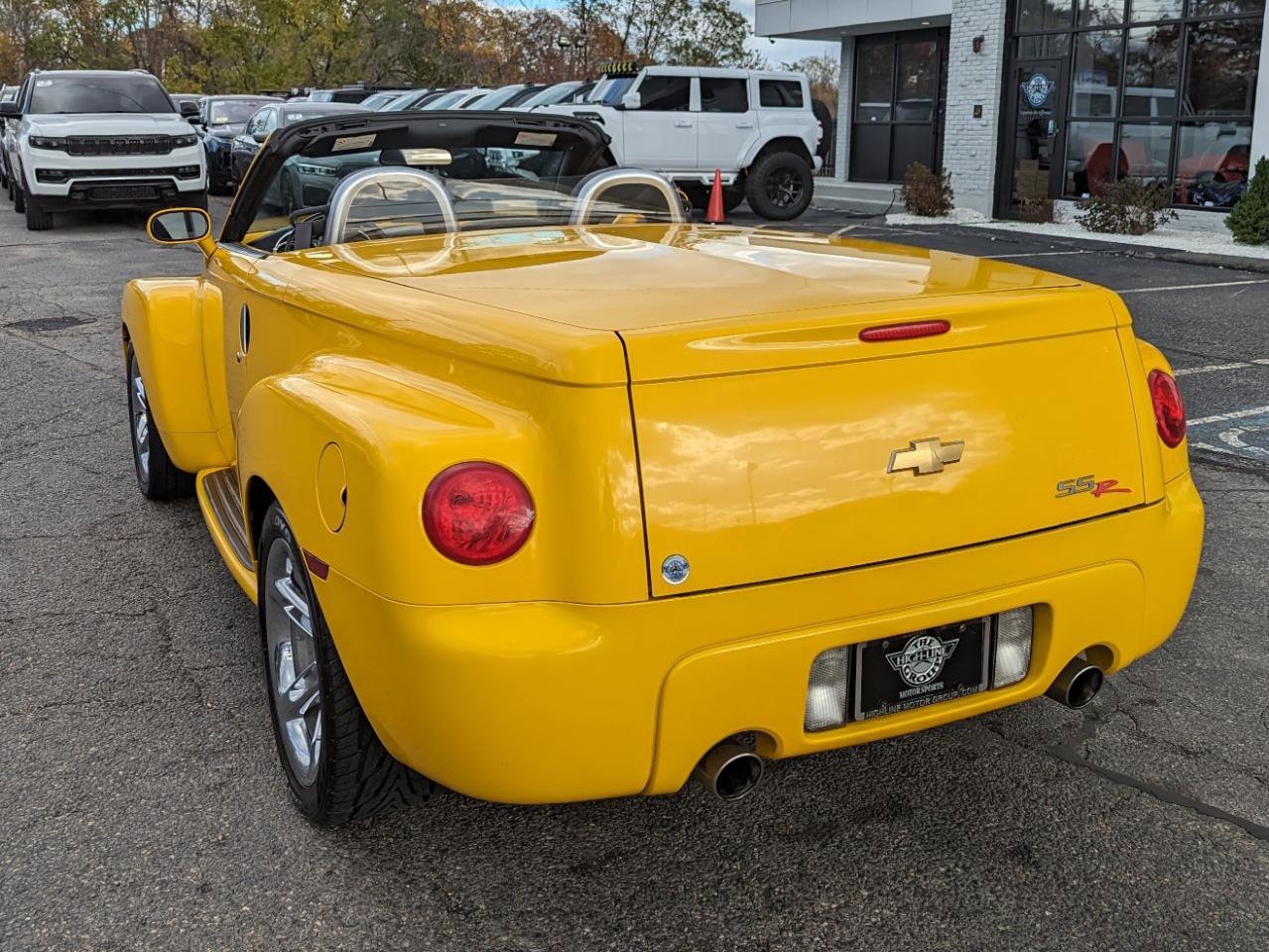 Used 2004 Chevrolet SSR w/ Preferred Equipment Group RWD image 31