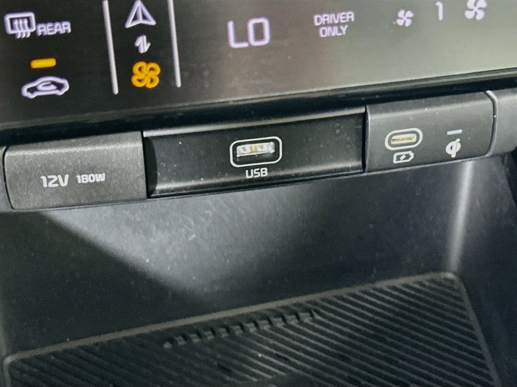 Used 2023 Kia Niro EX FWD image 33