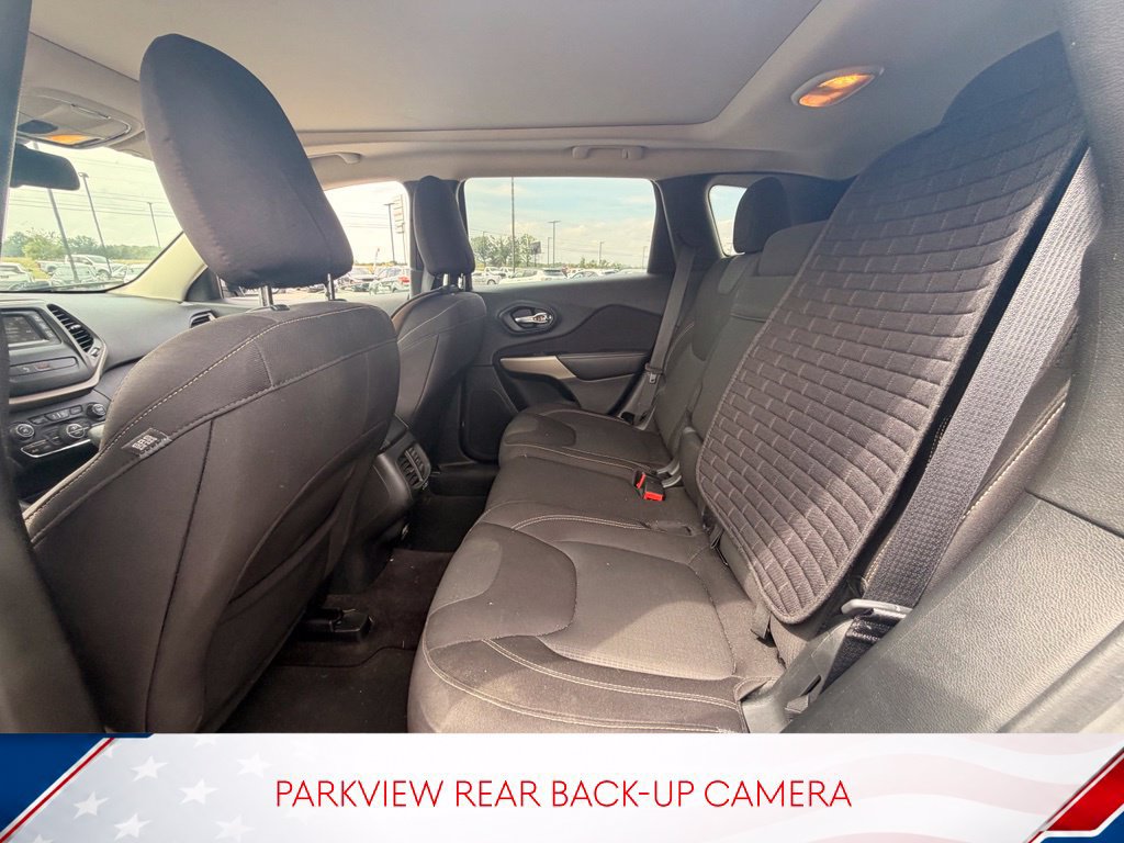 Used 2017 Jeep Cherokee Latitude AWD/4WD image 10