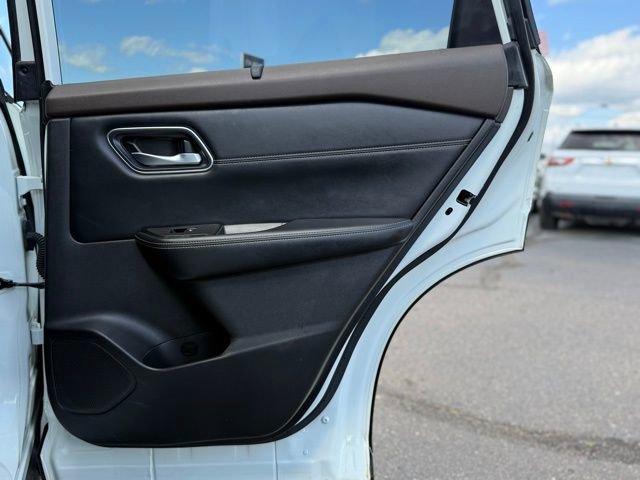 Used 2023 Nissan Rogue Platinum w/ Platinum Premium Package image 20