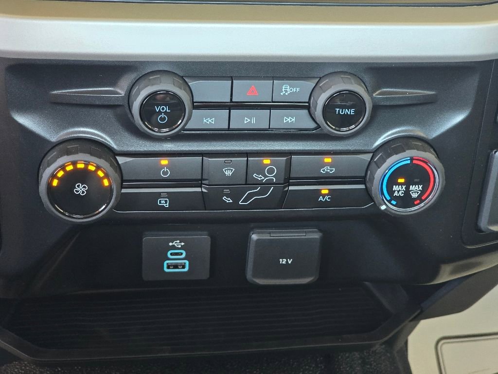 New 2025 Ford F550 4x4 Regular Cab Super Duty image 12