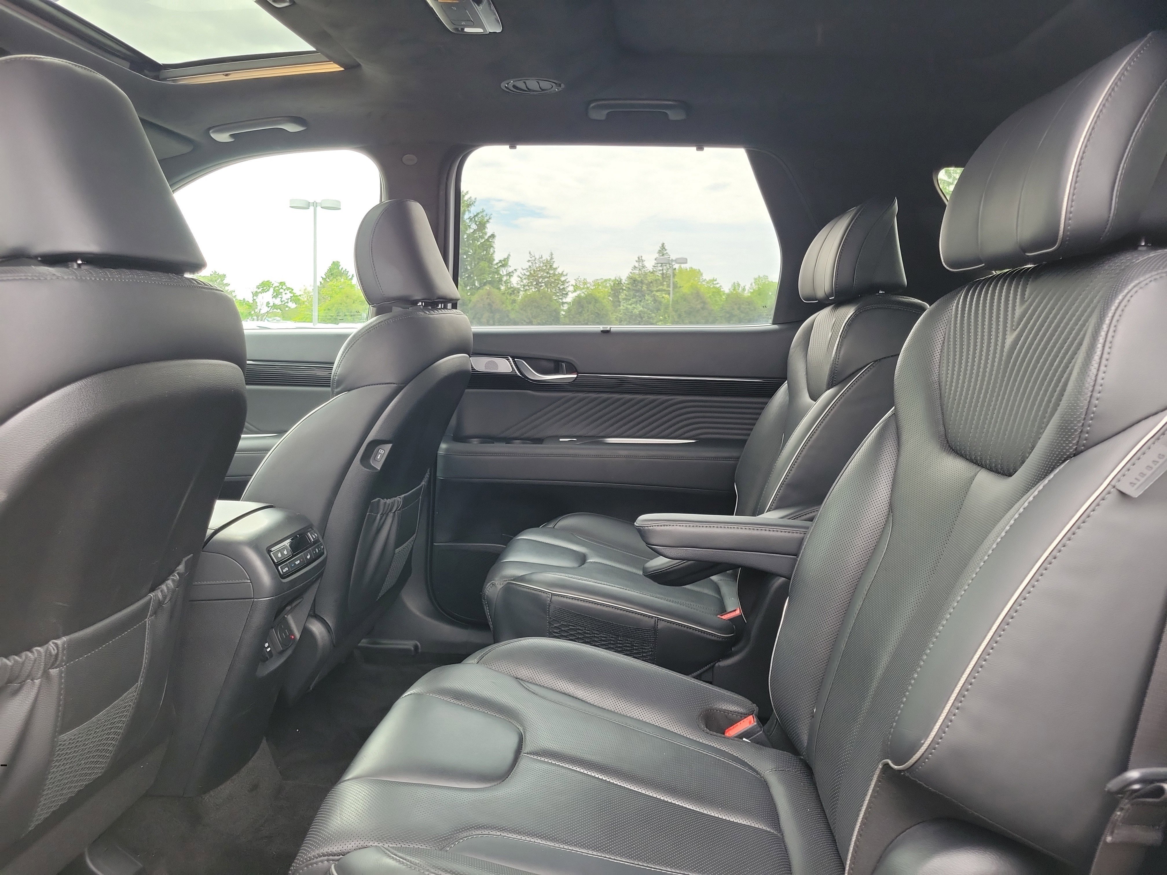Used 2023 Hyundai Palisade Calligraphy w/ Cargo Package AWD/4WD image 11