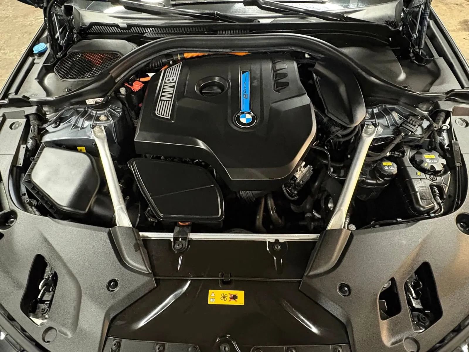 Used 2019 BMW 530e xDrive w/ Convenience Package image 42