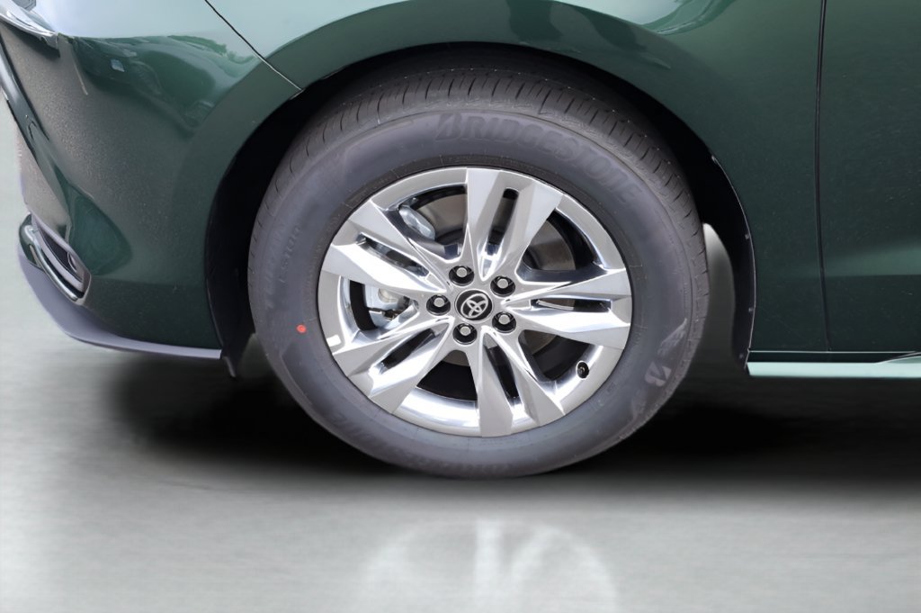 New 2026 Toyota Sienna XLE AWD/4WD image 5
