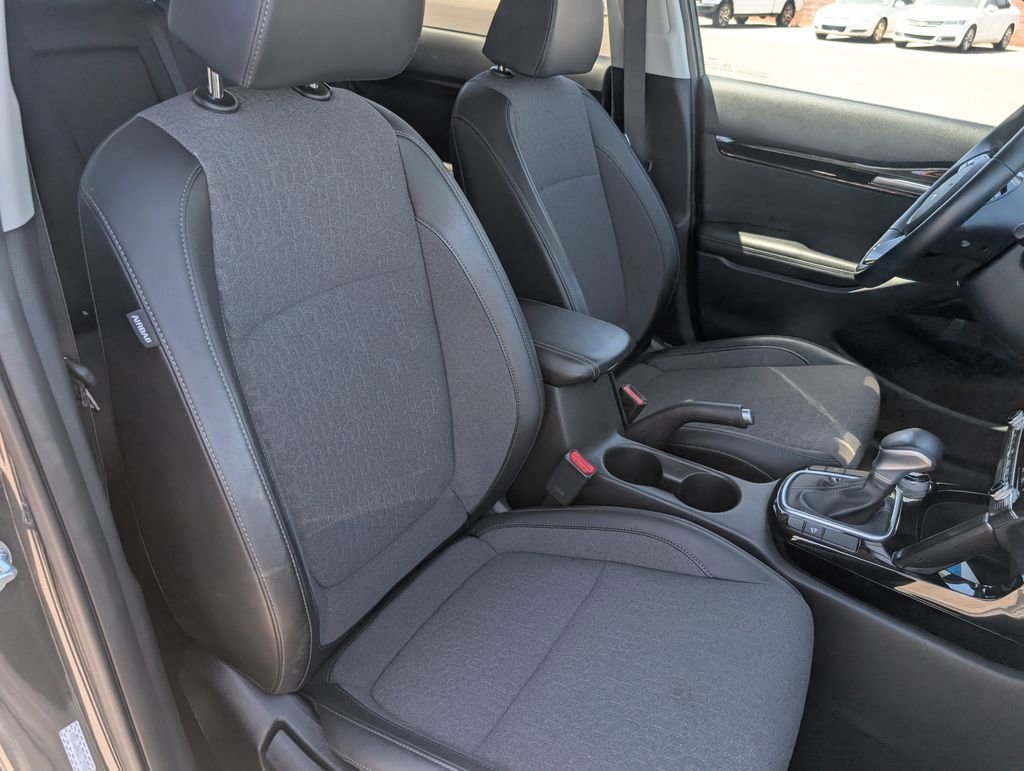 Used 2025 Kia Seltos S FWD image 11