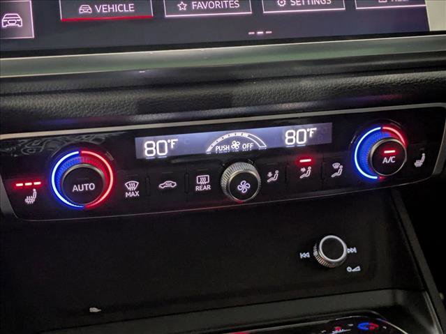 New 2025 Audi Q3 2.0T Premium w/ Black Optic Sport Package AWD/4WD image 13