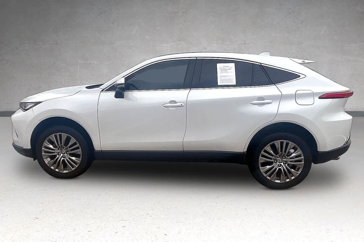 Used 2023 Toyota Venza Limited AWD/4WD image 3