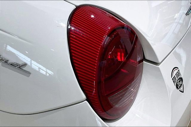 Used 2002 Ford Thunderbird image 18