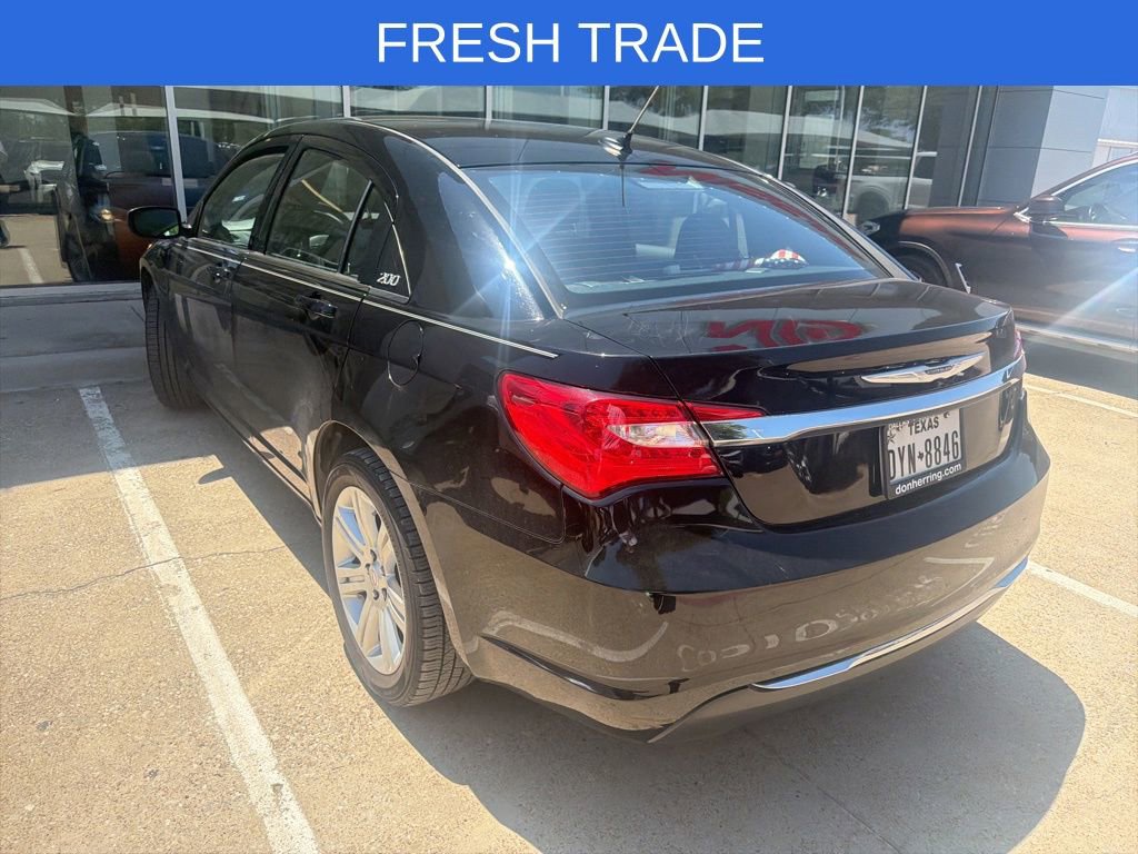 Used 2013 Chrysler 200 Touring FWD image 13