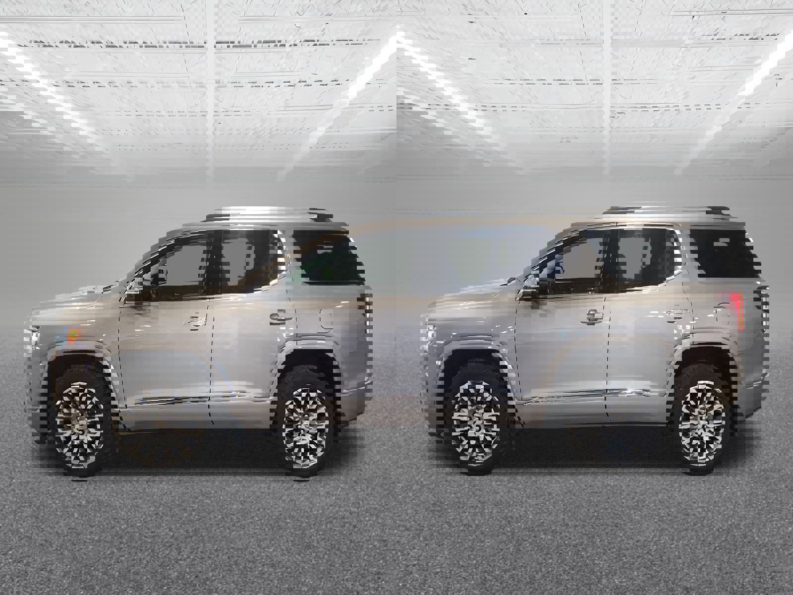 Used 2023 GMC Acadia Denali w/ Denali Technology Package image 1