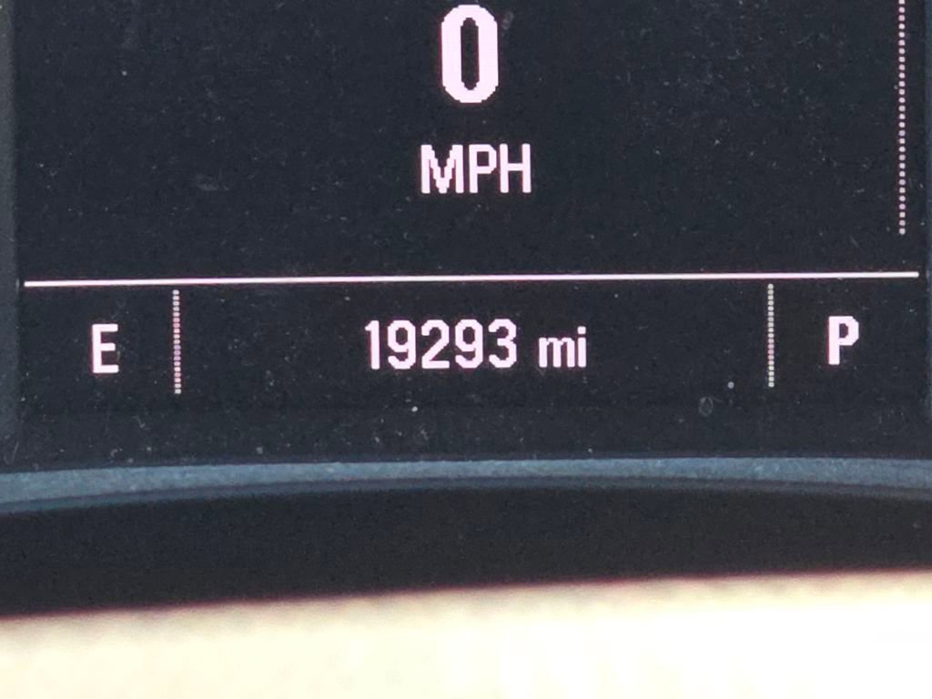 Used 2023 Chevrolet Traverse LS image 17