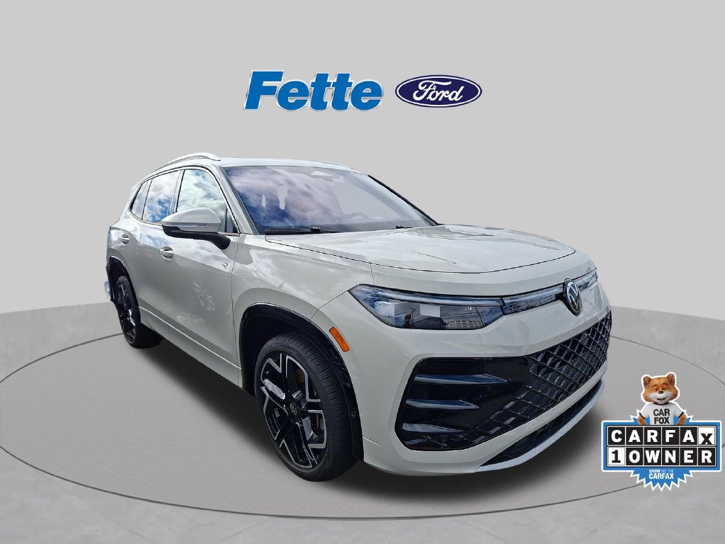 Used 2026 Volkswagen Tiguan SEL R-Line AWD/4WD image 1