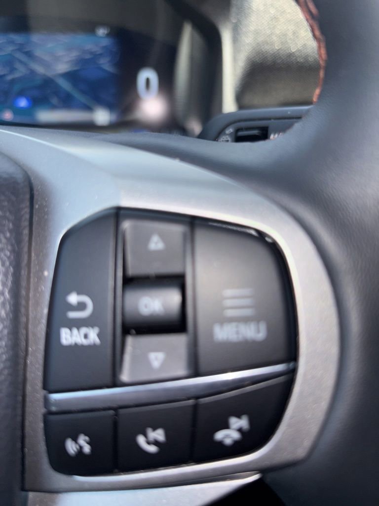 Used 2025 Ford Explorer Active AWD/4WD image 31