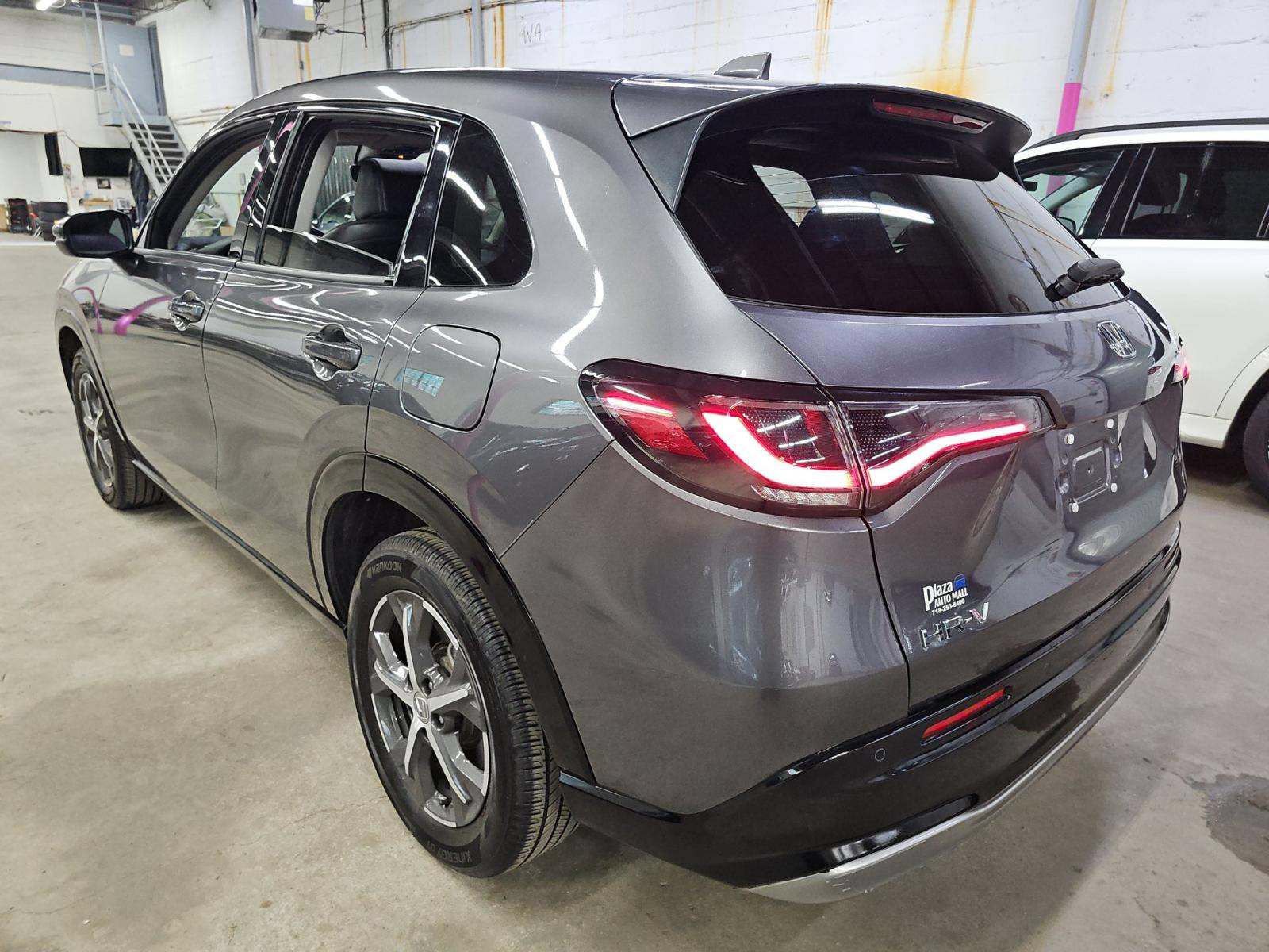 Used 2024 Honda HR-V EX-L image 2