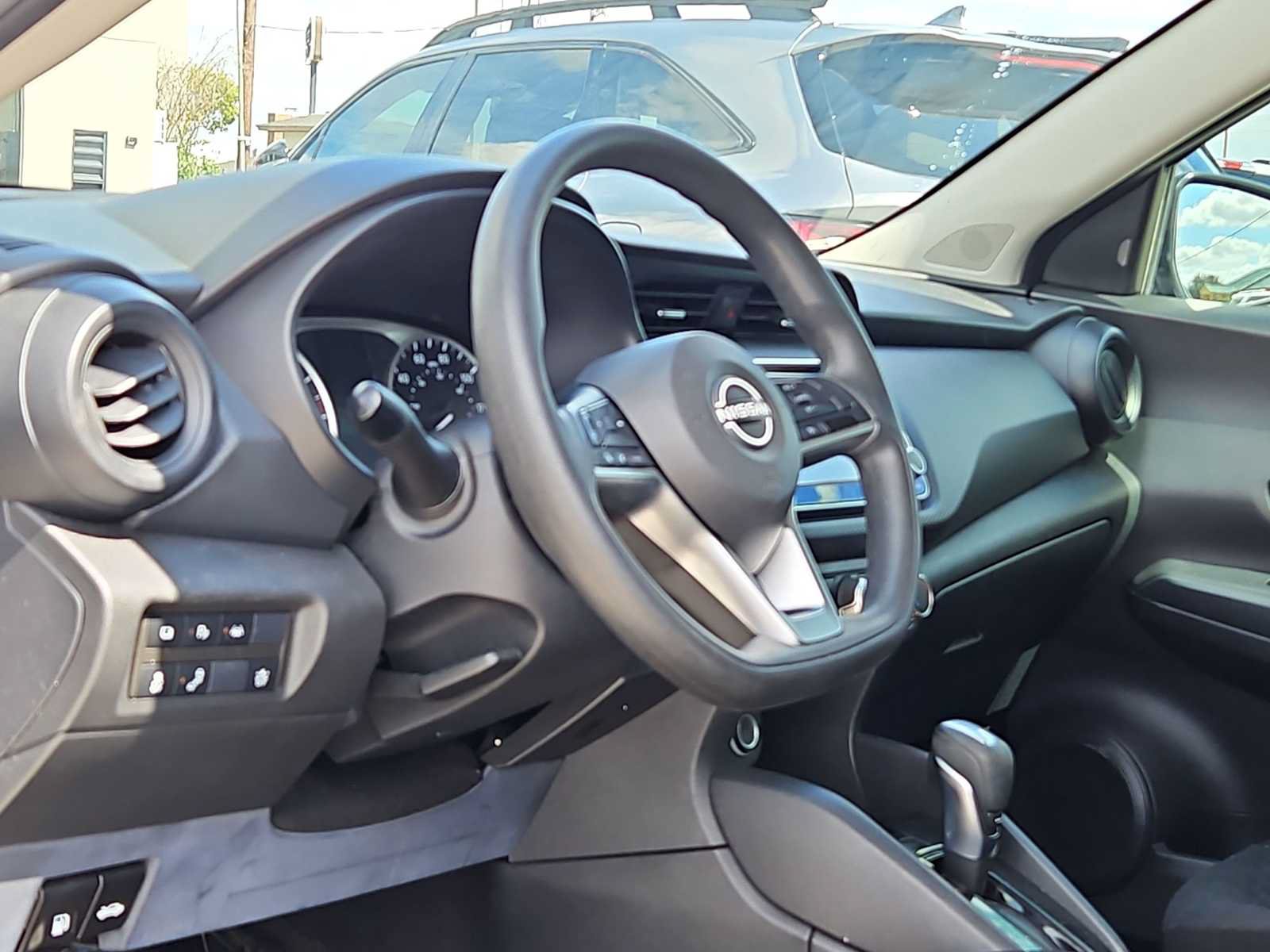 Used 2022 Nissan Kicks S FWD image 3