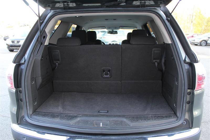 Used 2011 GMC Acadia SLE image 26