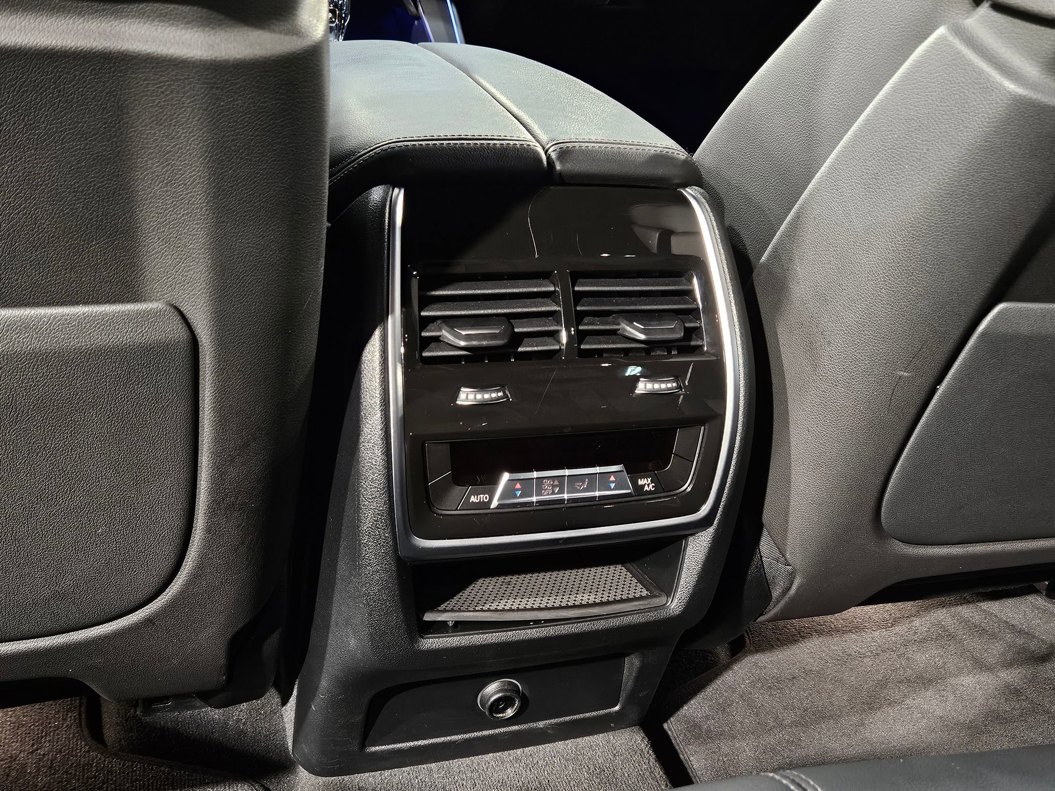 Used 2022 BMW X5 xDrive40i w/ Premium Package image 38