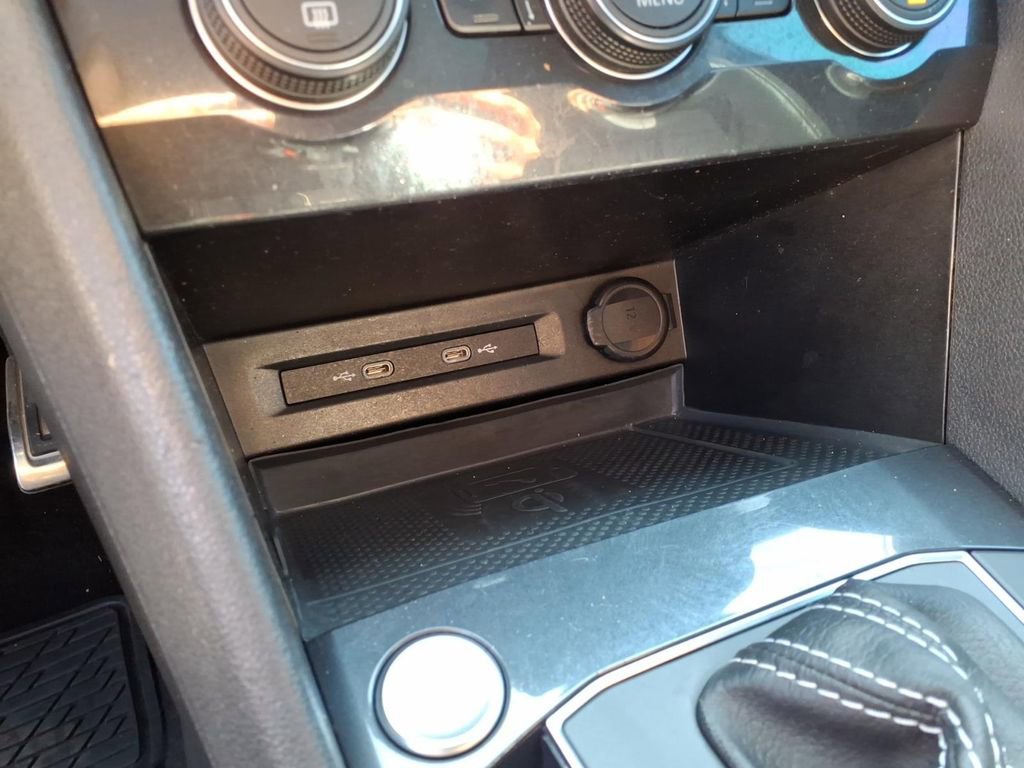 Used 2021 Volkswagen Tiguan SE R-Line image 19